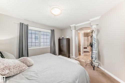 25 Woodbridge Link, Fort Saskatchewan, AB - Indoor Photo Showing Bedroom