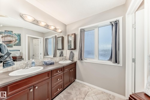 25 Woodbridge Link, Fort Saskatchewan, AB - Indoor Photo Showing Bathroom