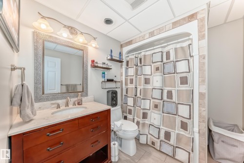 25 Woodbridge Link, Fort Saskatchewan, AB - Indoor Photo Showing Bathroom