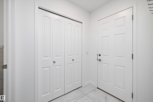 9852 217 Street Nw, Edmonton, AB - Indoor Photo Showing Other Room