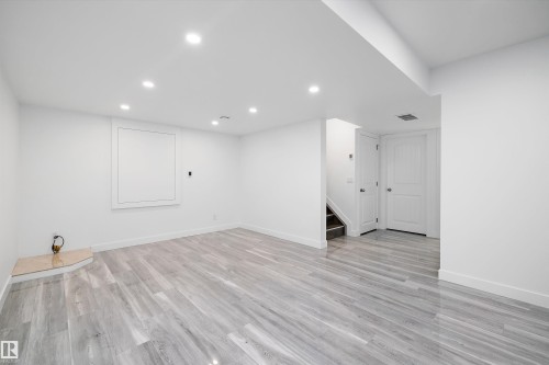 9852 217 Street Nw, Edmonton, AB - Indoor Photo Showing Other Room