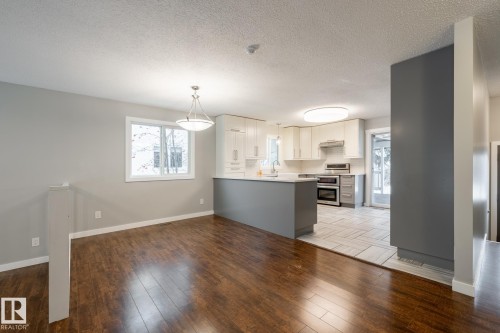 15003 58 Street, Edmonton, AB - Indoor Photo Showing Kitchen