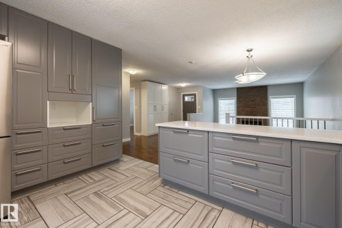 15003 58 Street, Edmonton, AB - Indoor Photo Showing Kitchen