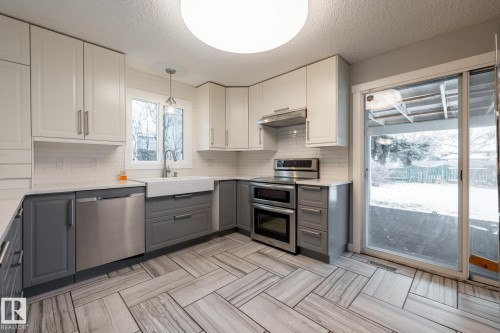15003 58 Street, Edmonton, AB - Indoor Photo Showing Kitchen