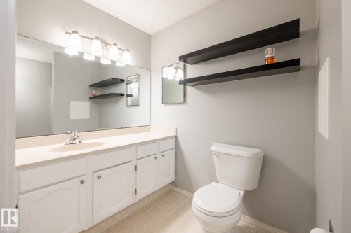 15003 58 Street, Edmonton, AB - Indoor Photo Showing Bathroom