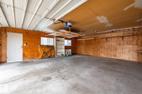 15003 58 Street, Edmonton, AB - Indoor Photo Showing Garage