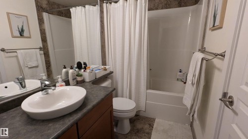 203 11140 68 Avenue, Edmonton, AB - Indoor Photo Showing Bathroom