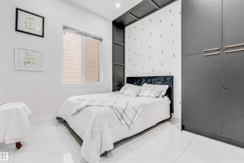 2123 18 Avenue, Edmonton, AB - Indoor Photo Showing Bedroom
