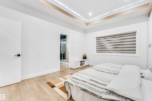 2123 18 Avenue, Edmonton, AB - Indoor Photo Showing Bedroom
