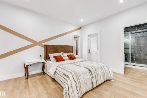 2123 18 Avenue, Edmonton, AB - Indoor Photo Showing Bedroom
