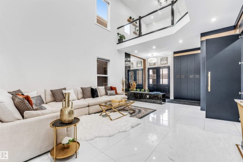 2123 18 Avenue, Edmonton, AB - Indoor