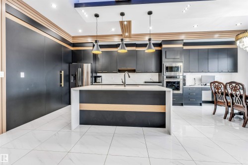 2123 18 Avenue, Edmonton, AB - Indoor Photo Showing Kitchen With Upgraded Kitchen
