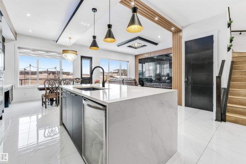 2123 18 Avenue, Edmonton, AB - Indoor Photo Showing Kitchen With Upgraded Kitchen