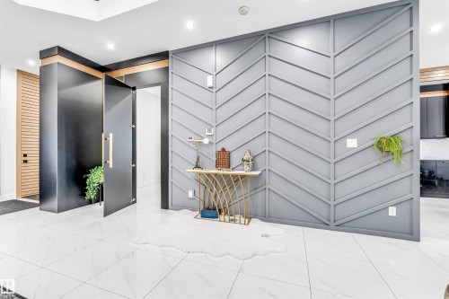 2123 18 Avenue, Edmonton, AB - Indoor Photo Showing Other Room