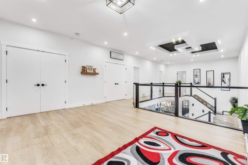 2123 18 Avenue, Edmonton, AB - Indoor Photo Showing Other Room