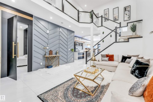 2123 18 Avenue, Edmonton, AB - Indoor