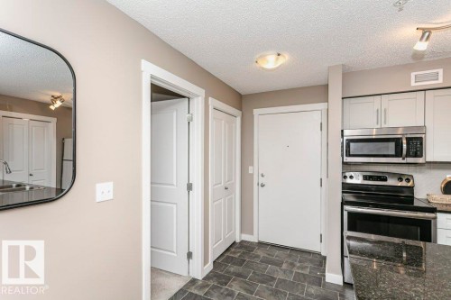 106 5816 Mullen Place, Edmonton, AB - Indoor Photo Showing Kitchen