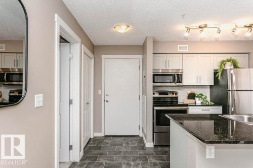 106 5816 Mullen Place, Edmonton, AB - Indoor Photo Showing Kitchen