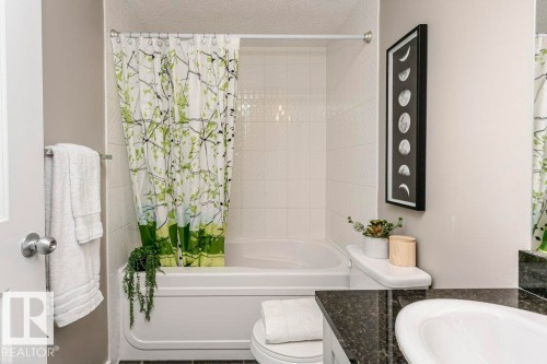 106 5816 Mullen Place, Edmonton, AB - Indoor Photo Showing Bathroom