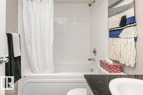 106 5816 Mullen Place, Edmonton, AB - Indoor Photo Showing Bathroom