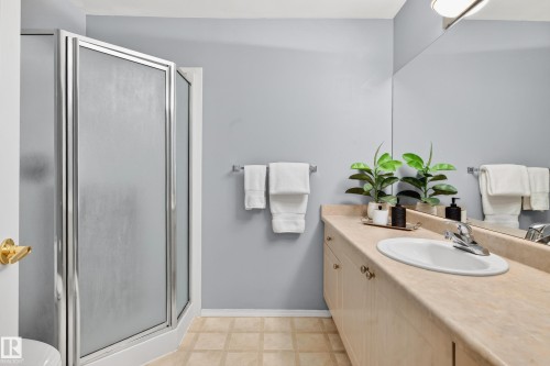 418 10403 98 Avenue, Edmonton, AB - Indoor Photo Showing Bathroom