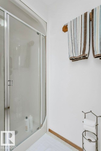 13020 157 Avenue Nw, Edmonton, AB - Indoor Photo Showing Bathroom