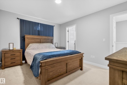 429 Pioneer Road, Spruce Grove, AB - Indoor Photo Showing Bedroom