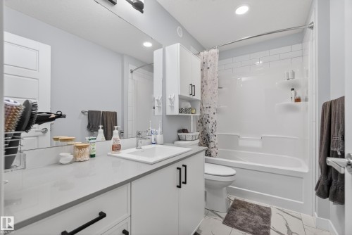 429 Pioneer Road, Spruce Grove, AB - Indoor Photo Showing Bathroom