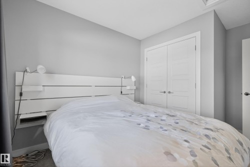 429 Pioneer Road, Spruce Grove, AB - Indoor Photo Showing Bedroom