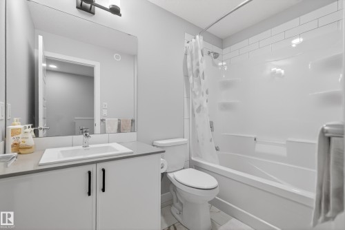 429 Pioneer Road, Spruce Grove, AB - Indoor Photo Showing Bathroom