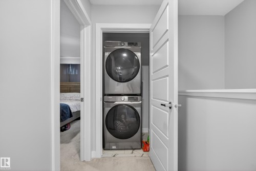 429 Pioneer Road, Spruce Grove, AB - Indoor Photo Showing Laundry Room