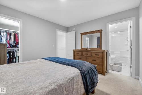 429 Pioneer Road, Spruce Grove, AB - Indoor Photo Showing Bedroom