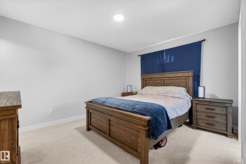 429 Pioneer Road, Spruce Grove, AB - Indoor Photo Showing Bedroom