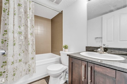 308 1080 Mcconachie Boulevard Nw, Edmonton, AB - Indoor Photo Showing Bathroom