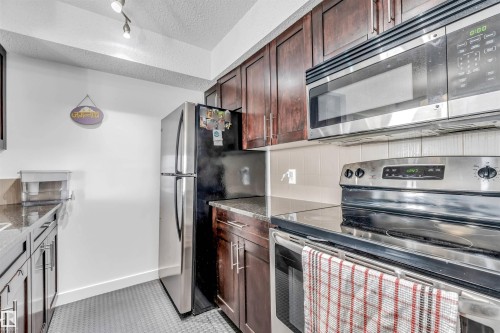 308 1080 Mcconachie Boulevard Nw, Edmonton, AB - Indoor Photo Showing Kitchen