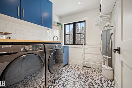 13915 104 Avenue, Edmonton, AB - Indoor Photo Showing Laundry Room