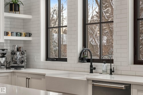 13915 104 Avenue, Edmonton, AB - Indoor Photo Showing Kitchen