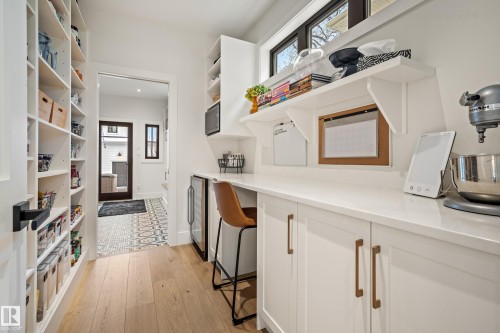 13915 104 Avenue, Edmonton, AB - Indoor