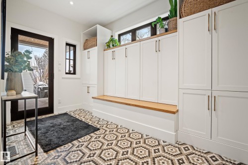 13915 104 Avenue, Edmonton, AB - Indoor Photo Showing Other Room