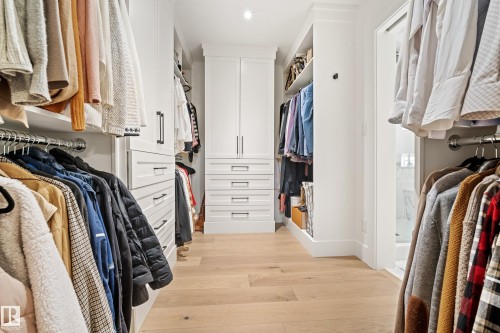 13915 104 Avenue, Edmonton, AB - Indoor With Storage