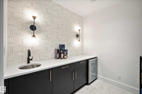 13915 104 Avenue, Edmonton, AB - Indoor