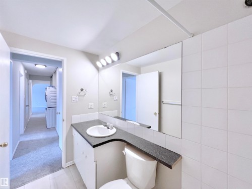 303 11450 40 Avenue, Edmonton, AB - Indoor Photo Showing Bathroom