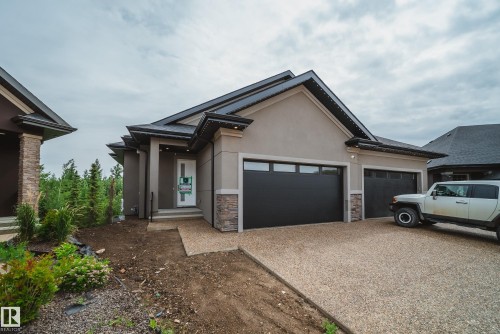 21 20425 93 Avenue, Edmonton, AB - Outdoor