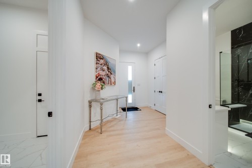 21 20425 93 Avenue, Edmonton, AB - Indoor Photo Showing Other Room