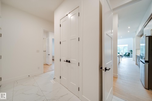 21 20425 93 Avenue, Edmonton, AB - Indoor Photo Showing Other Room