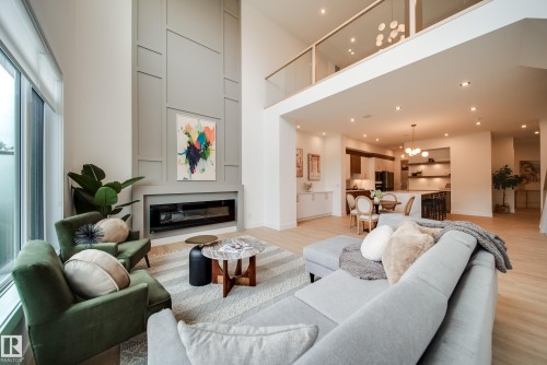21 20425 93 Avenue, Edmonton, AB - Indoor Photo Showing Living Room With Fireplace