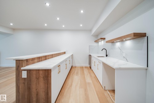 21 20425 93 Avenue, Edmonton, AB - Indoor Photo Showing Other Room