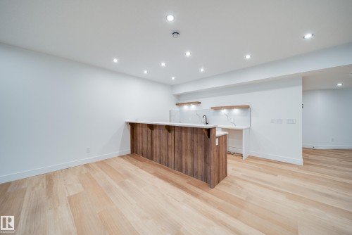 21 20425 93 Avenue, Edmonton, AB - Indoor