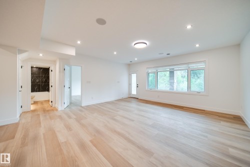 21 20425 93 Avenue, Edmonton, AB - Indoor Photo Showing Other Room