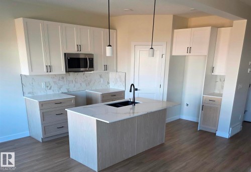 22 Sereno Lane, Fort Saskatchewan, AB - Indoor Photo Showing Kitchen